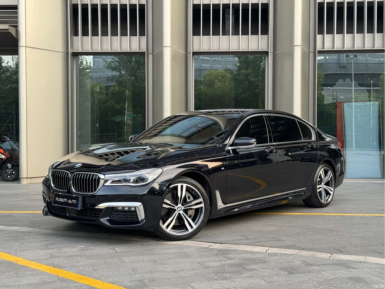 BMW 7 Series, 2018 1