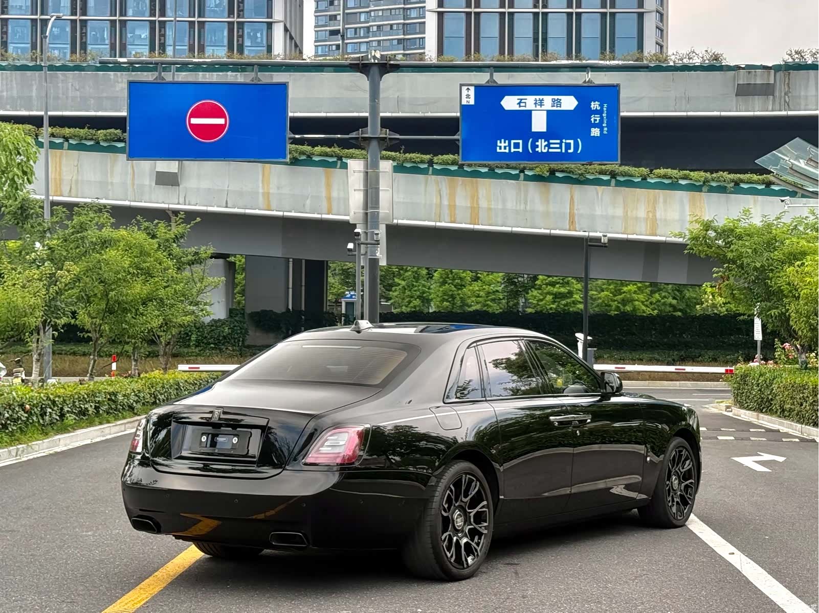 Rolls-Royce Ghost, 2023 7