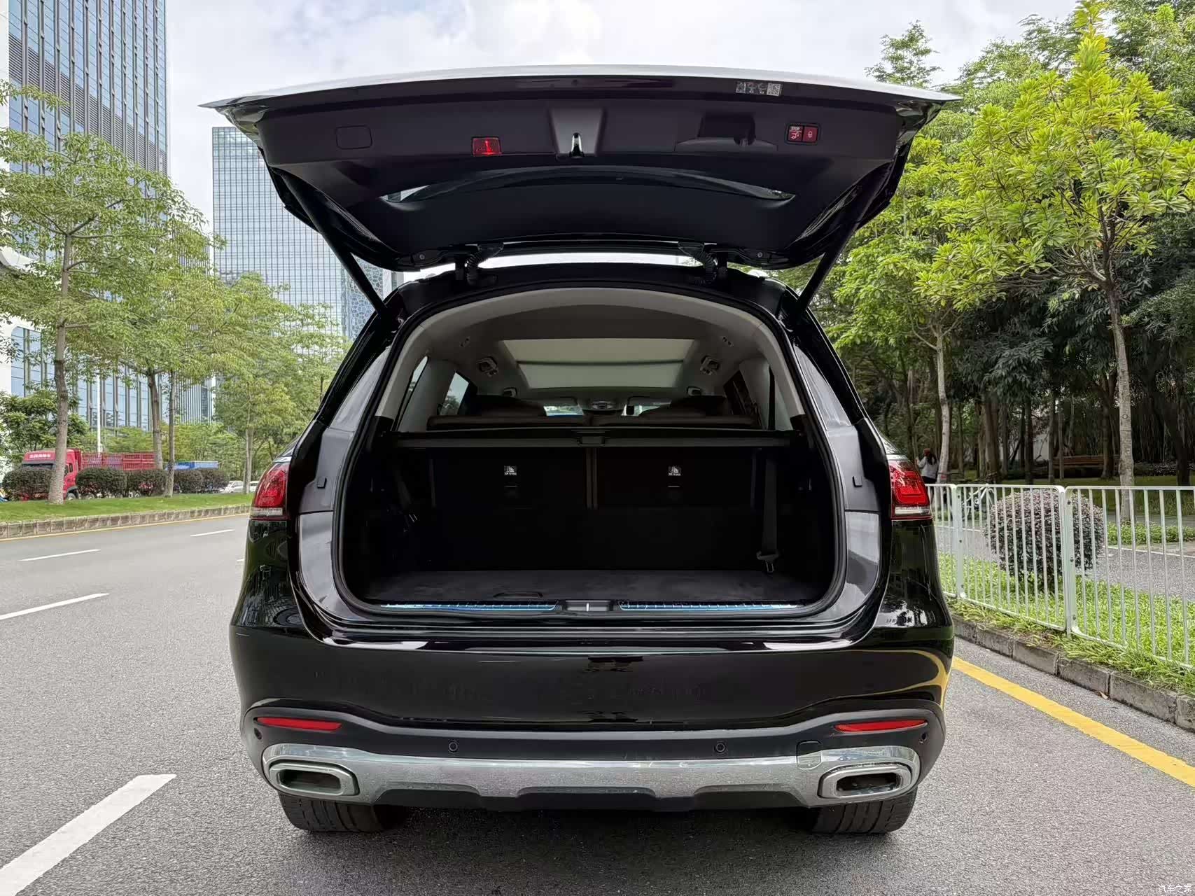 Mercedes-Benz GLS, 2023 18