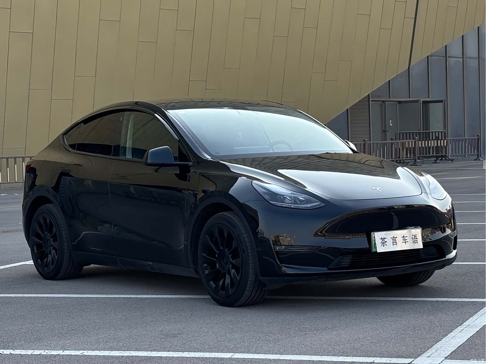 Tesla Model Y, 2022 3