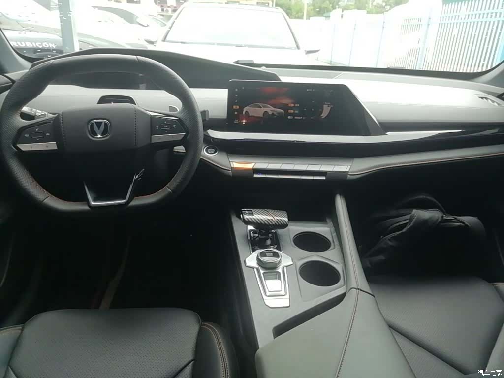 Changan UNI-V, 2022 10