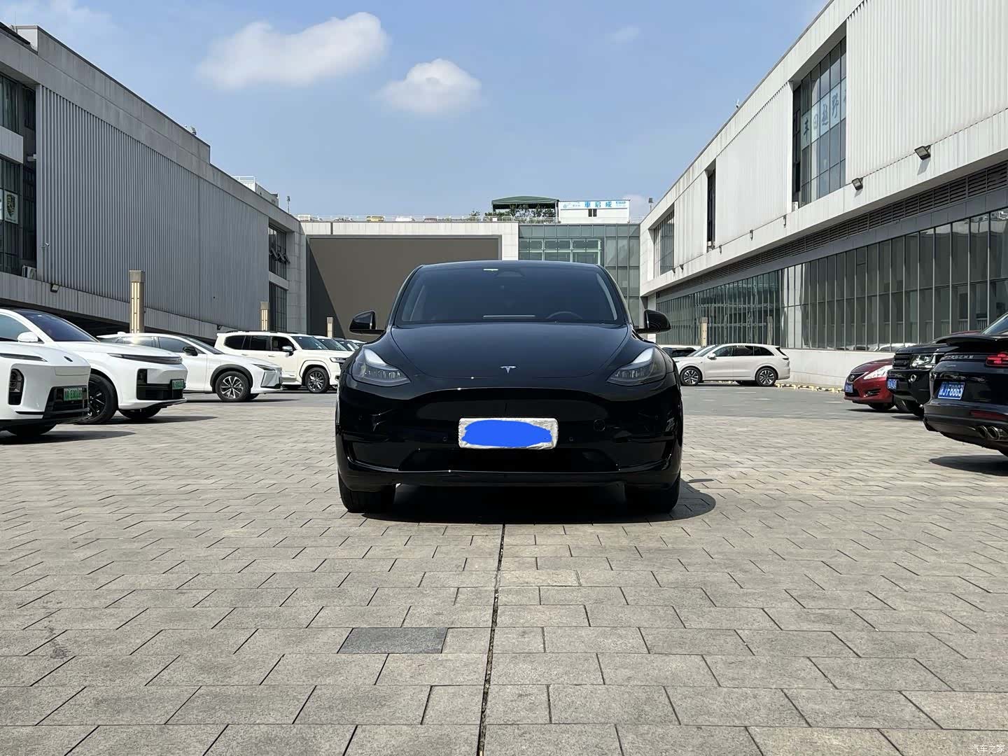 Tesla Model Y, 2023 2