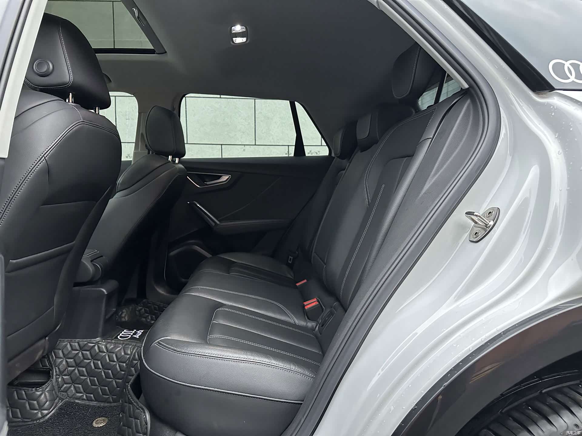 Audi Q2L, 2023 15