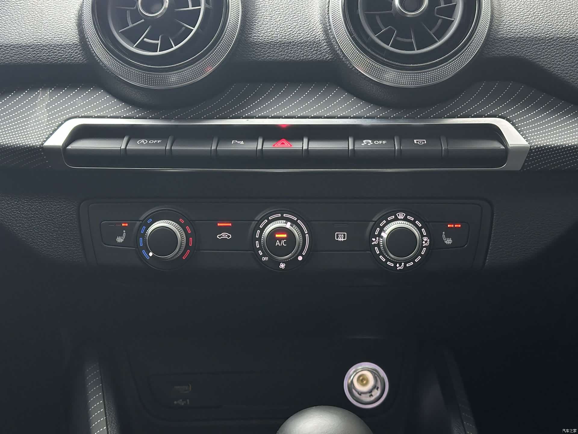 Audi Q2L, 2023 17
