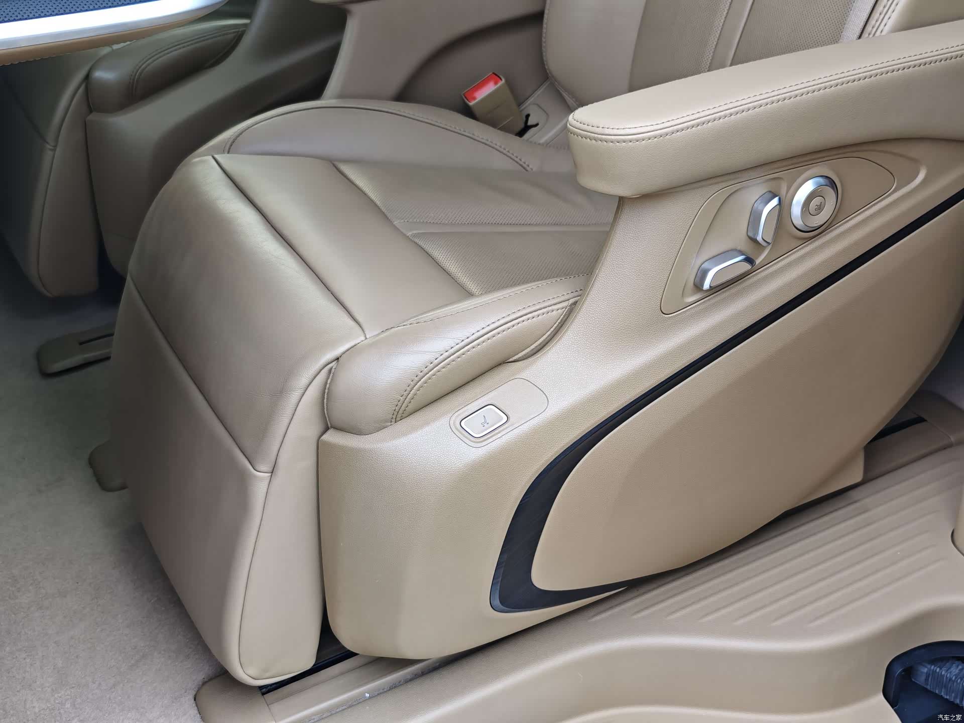 Buick GL8, 2020 19
