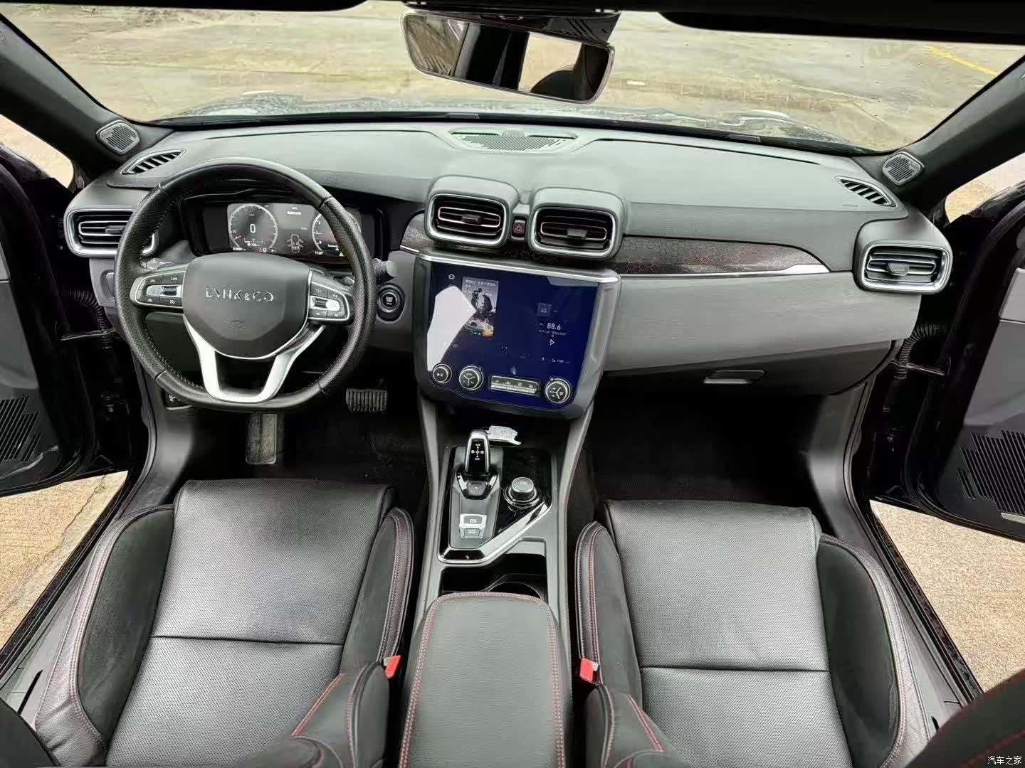 Lynk & Co 01, 2019 все фото