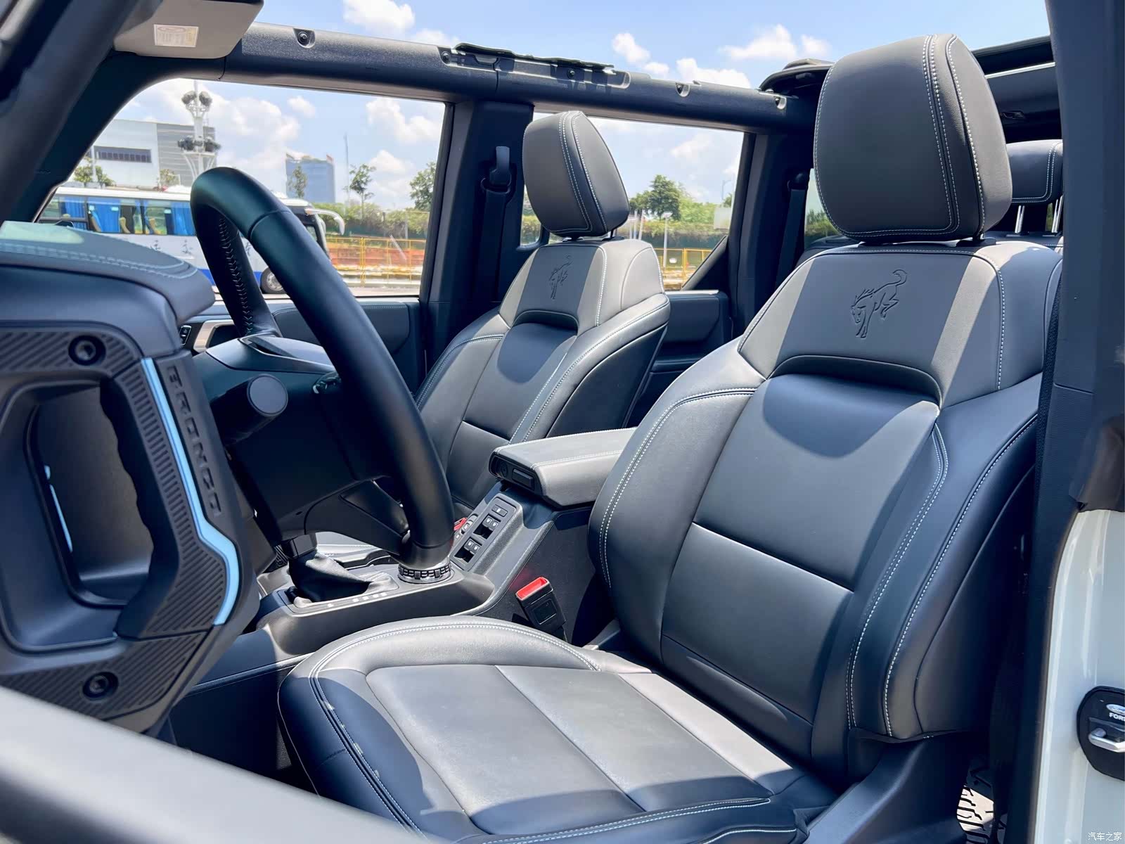 Ford Bronco, 2025 21