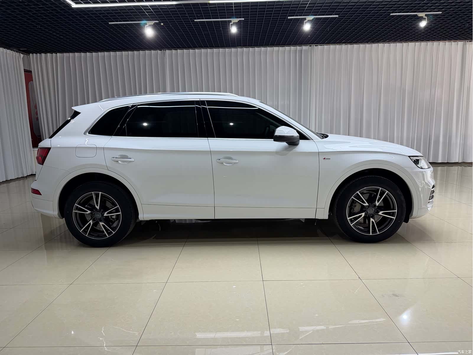 Audi Q5L, 2020 4