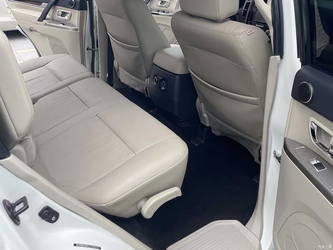 Mitsubishi Pajero, 2018 11
