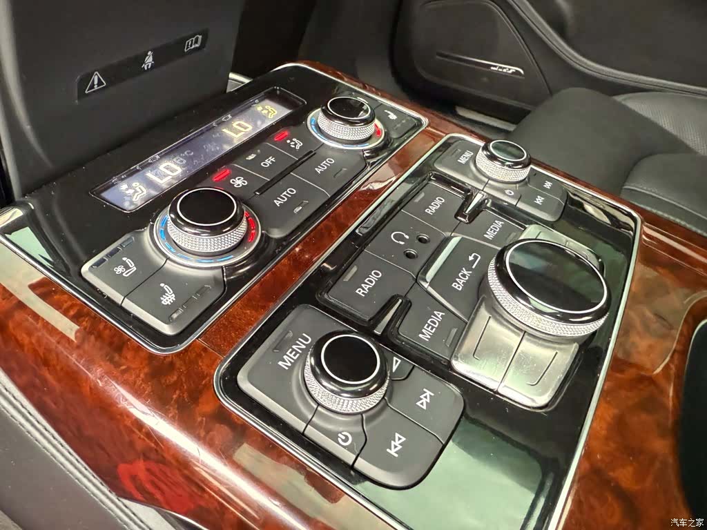 Audi A8L, 2011 8