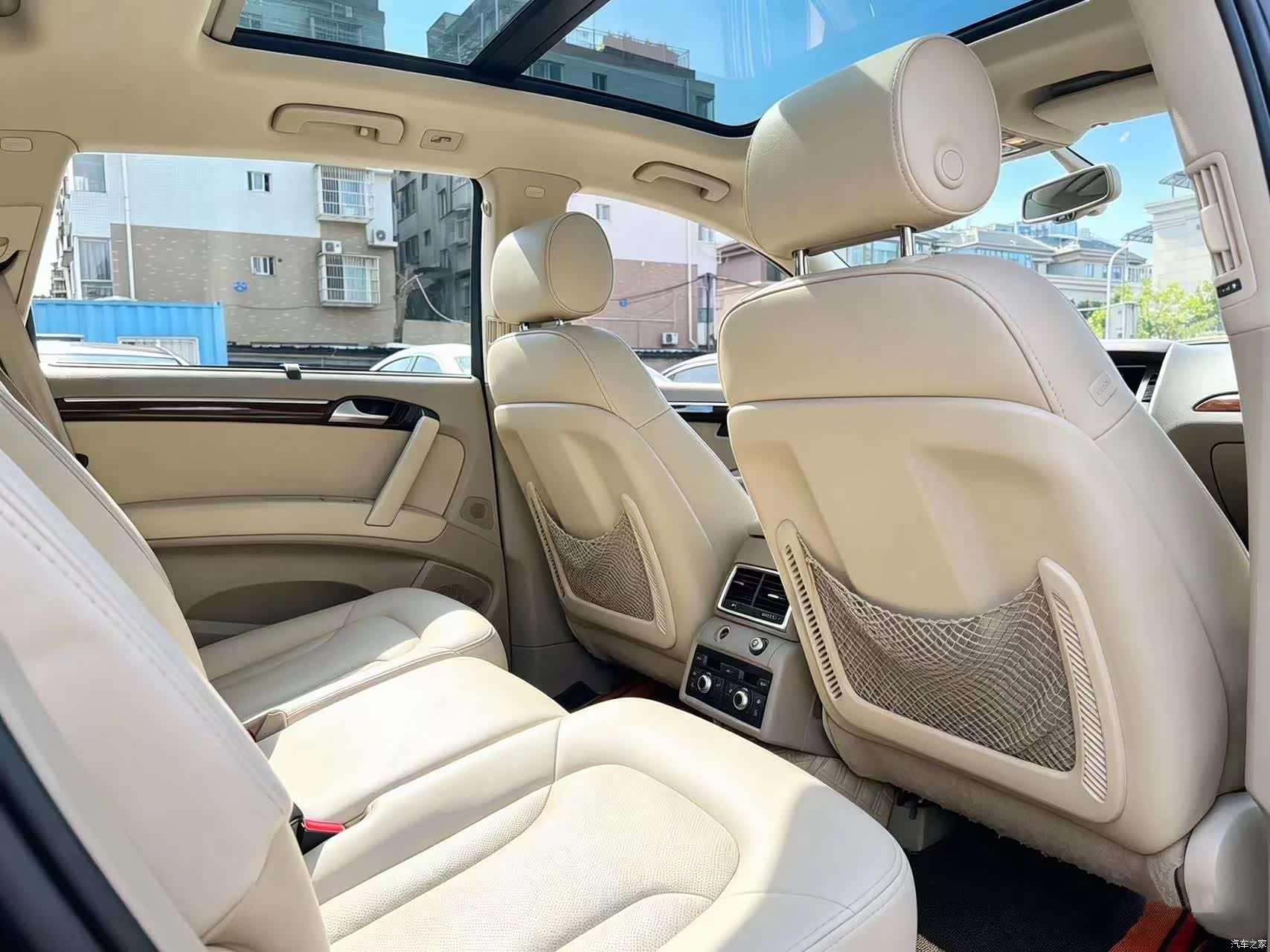 Audi Q7, 2011 15