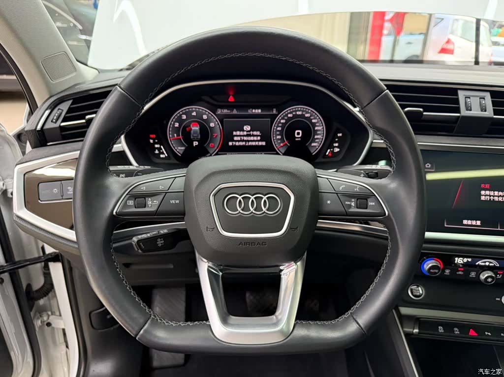 Audi Q3, 2023 11