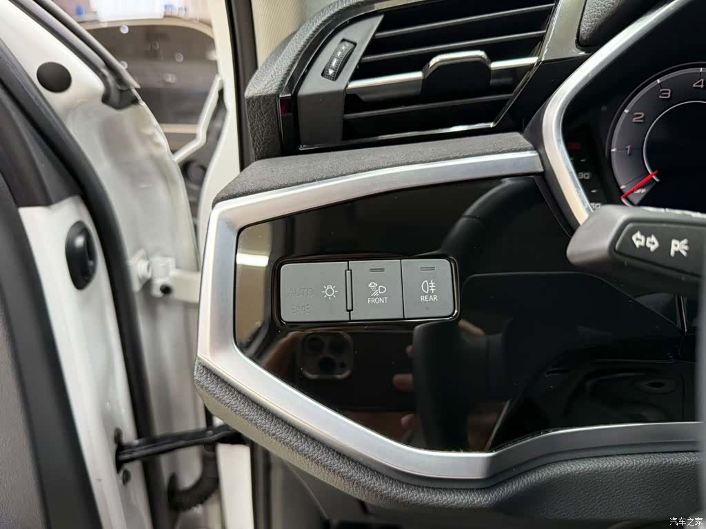 Audi Q3, 2023 9
