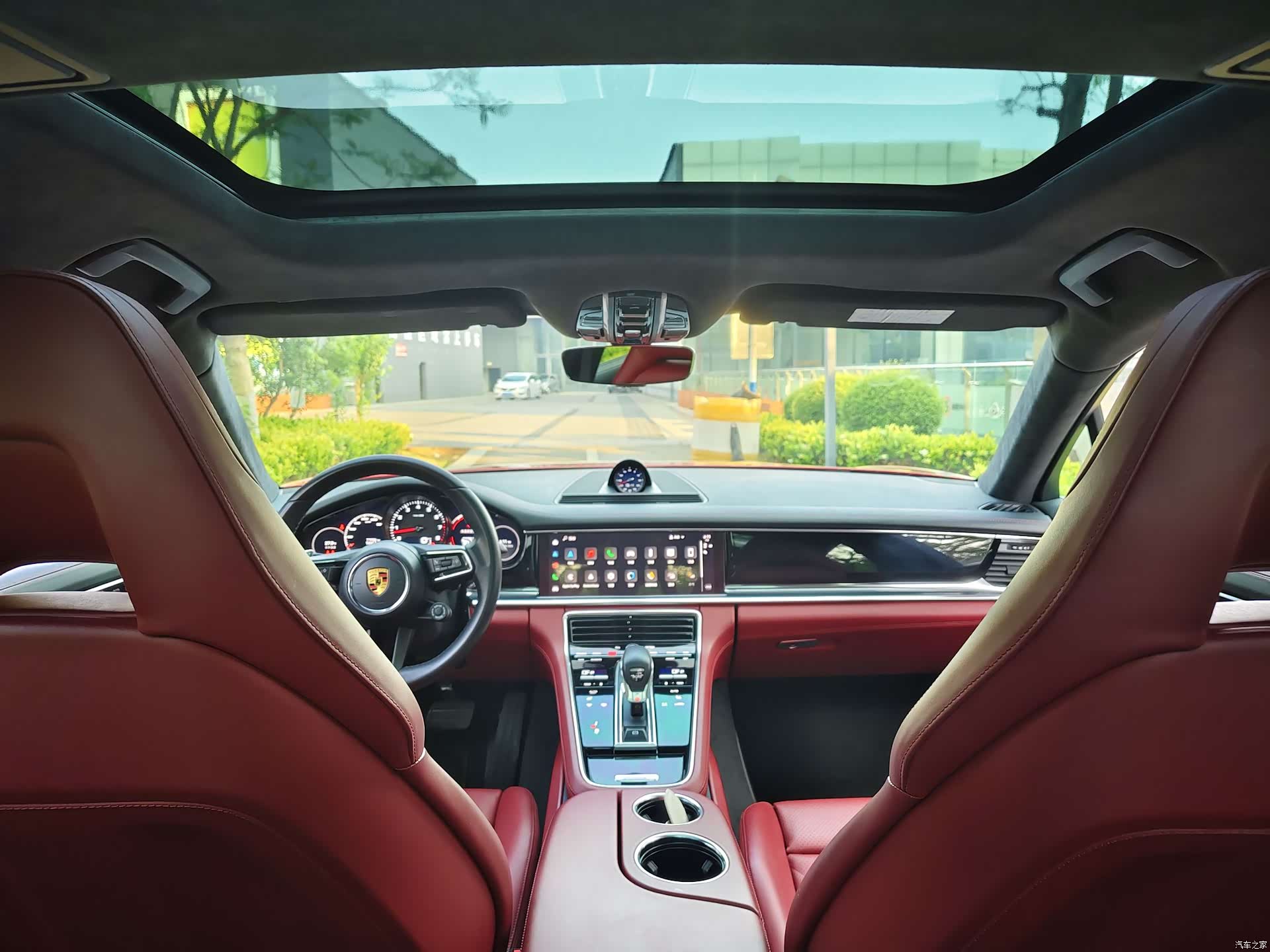 Porsche Panamera, 2022 все фото