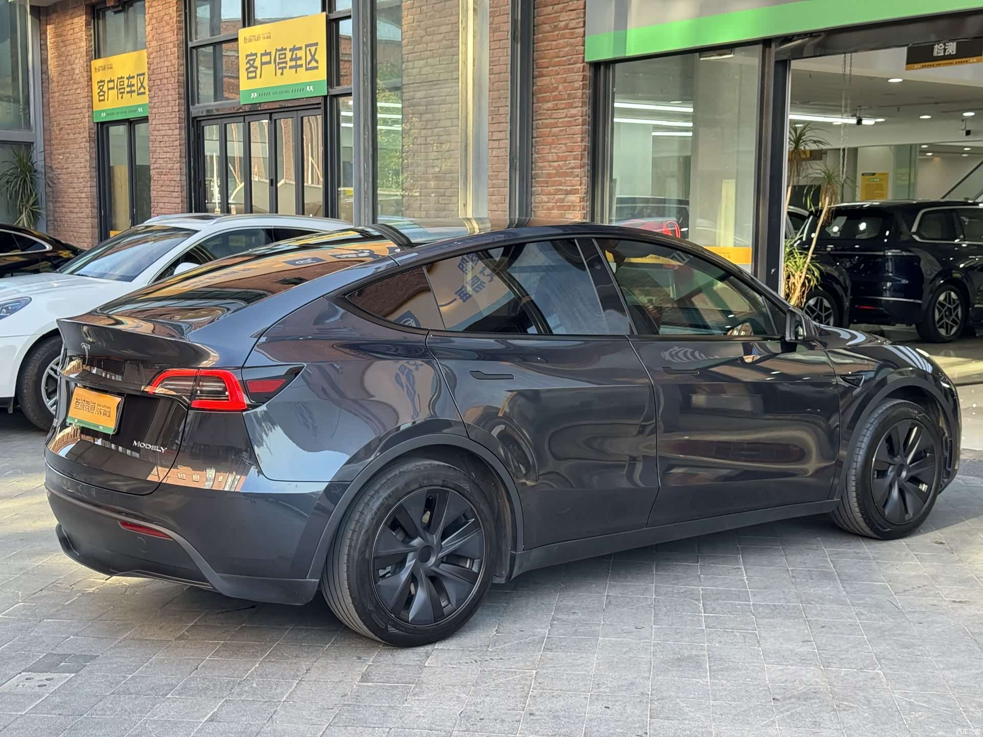Tesla Model Y, 2024 7