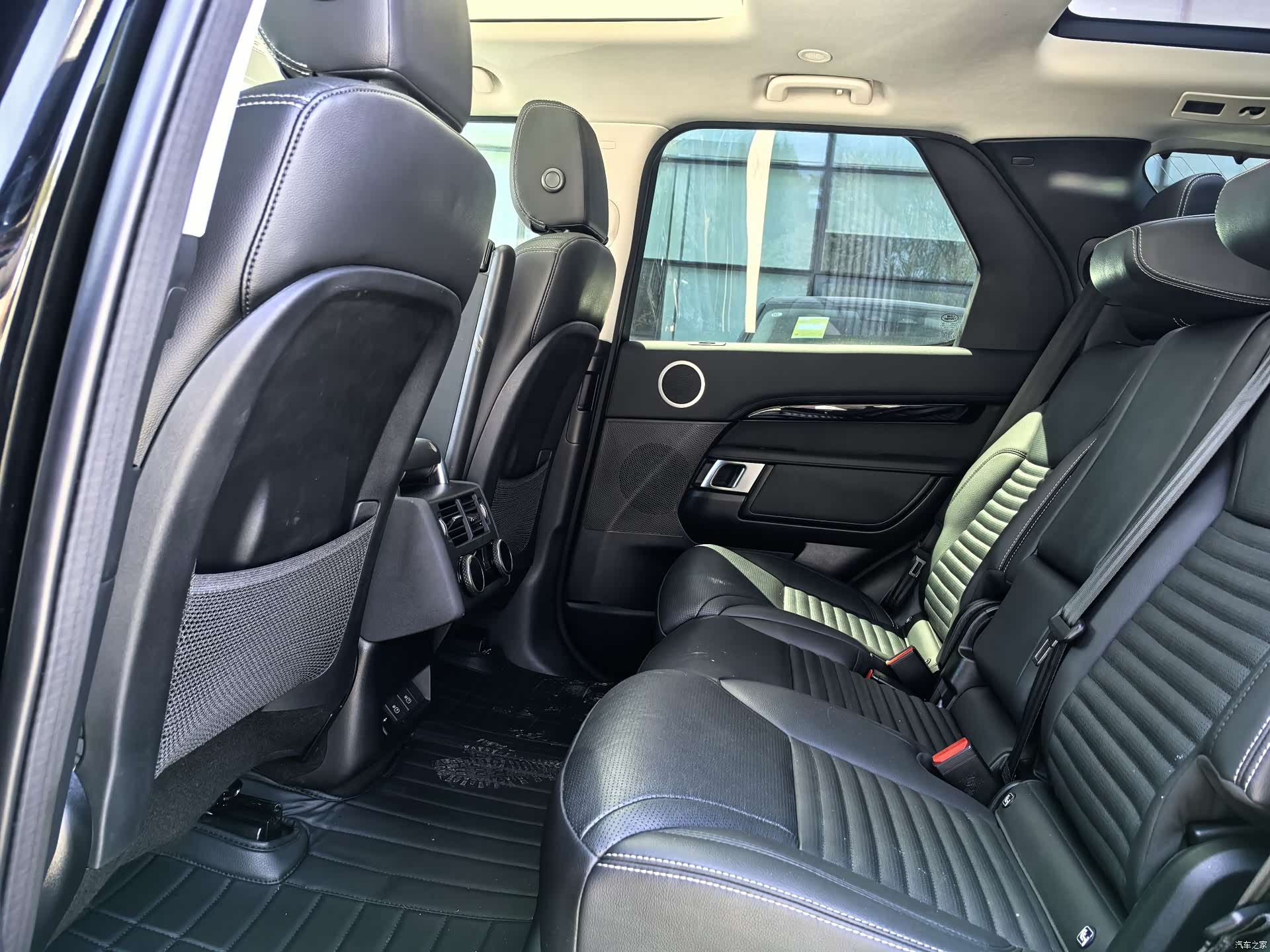 Land Rover Discovery, 2024 10