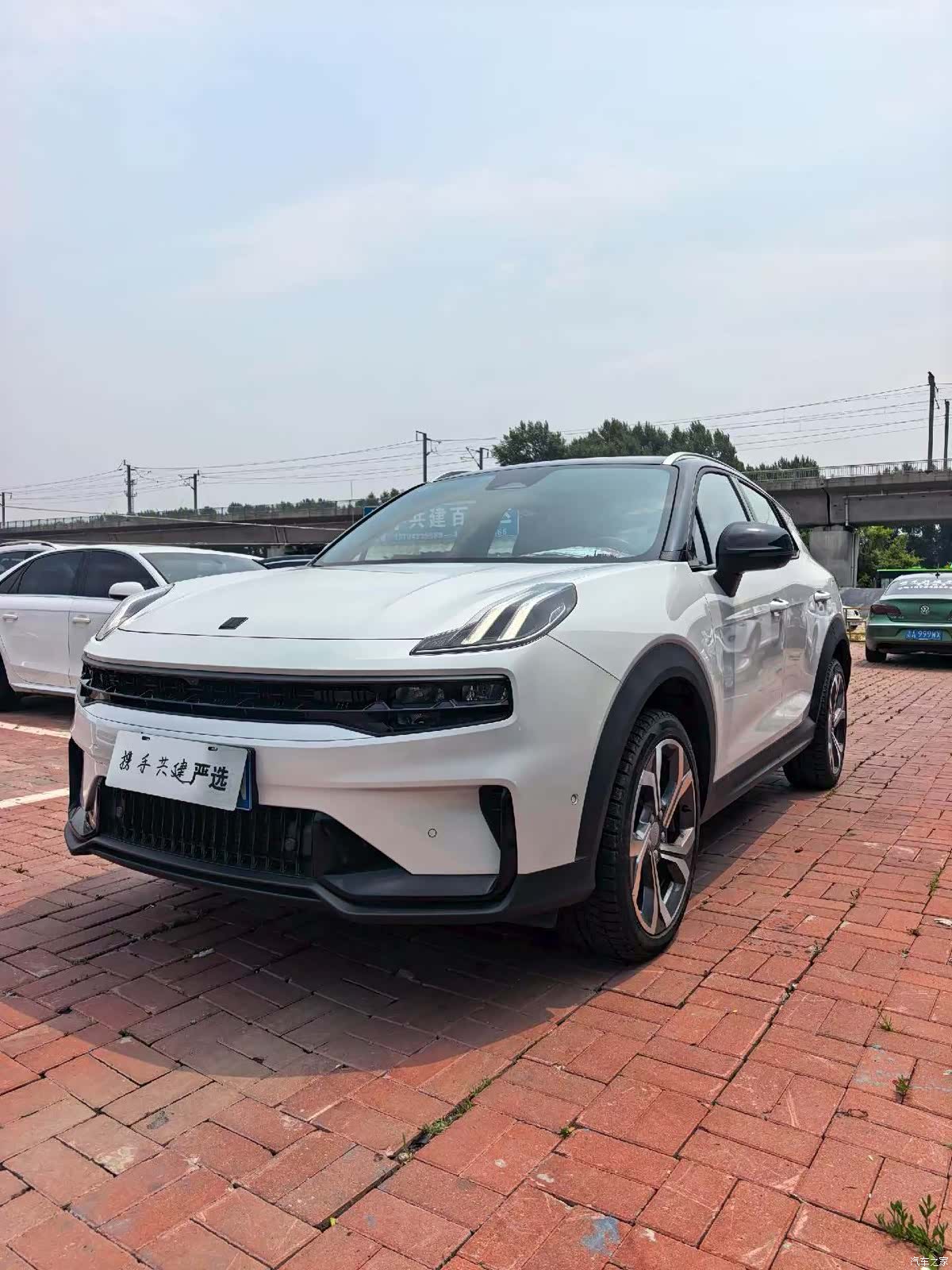 Lynk & Co 02