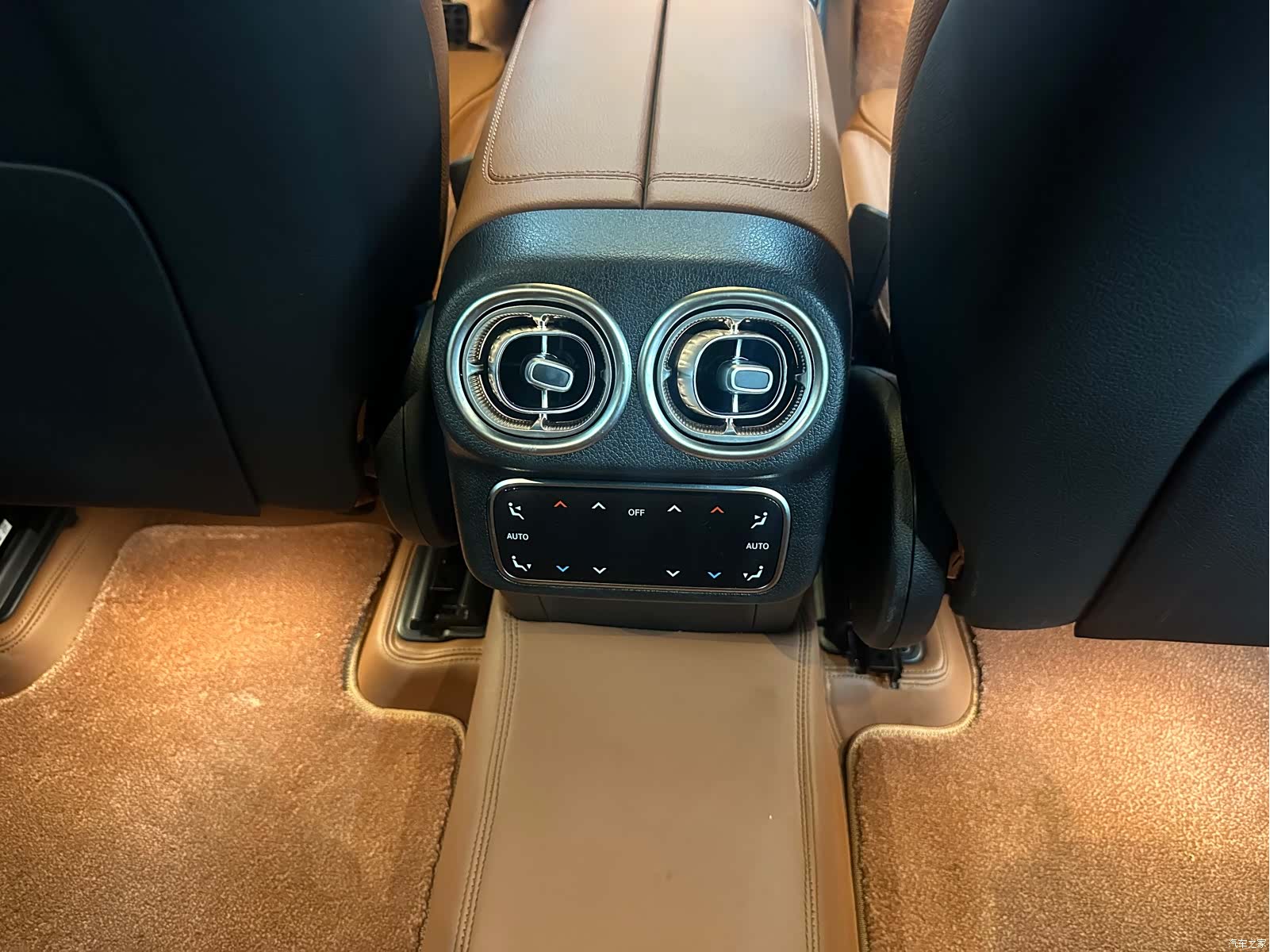 Mercedes-Benz GLC, 2024 15