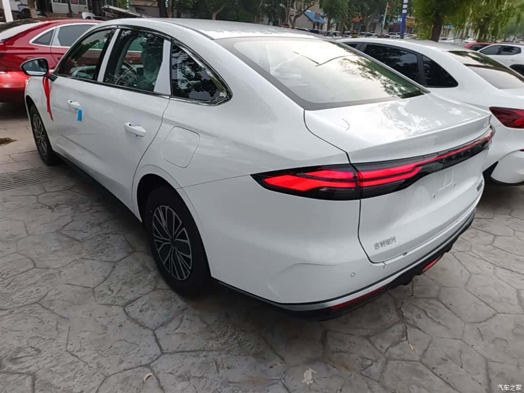Geely 6, 2026 все фото