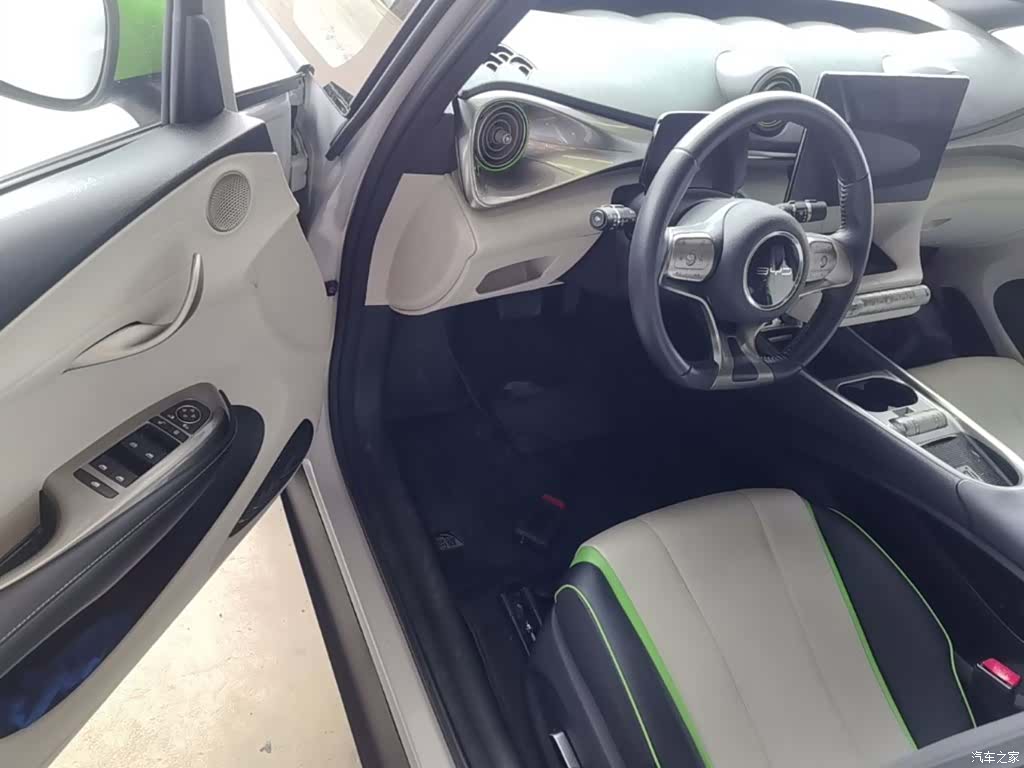 BYD Dolphin, 2023 16