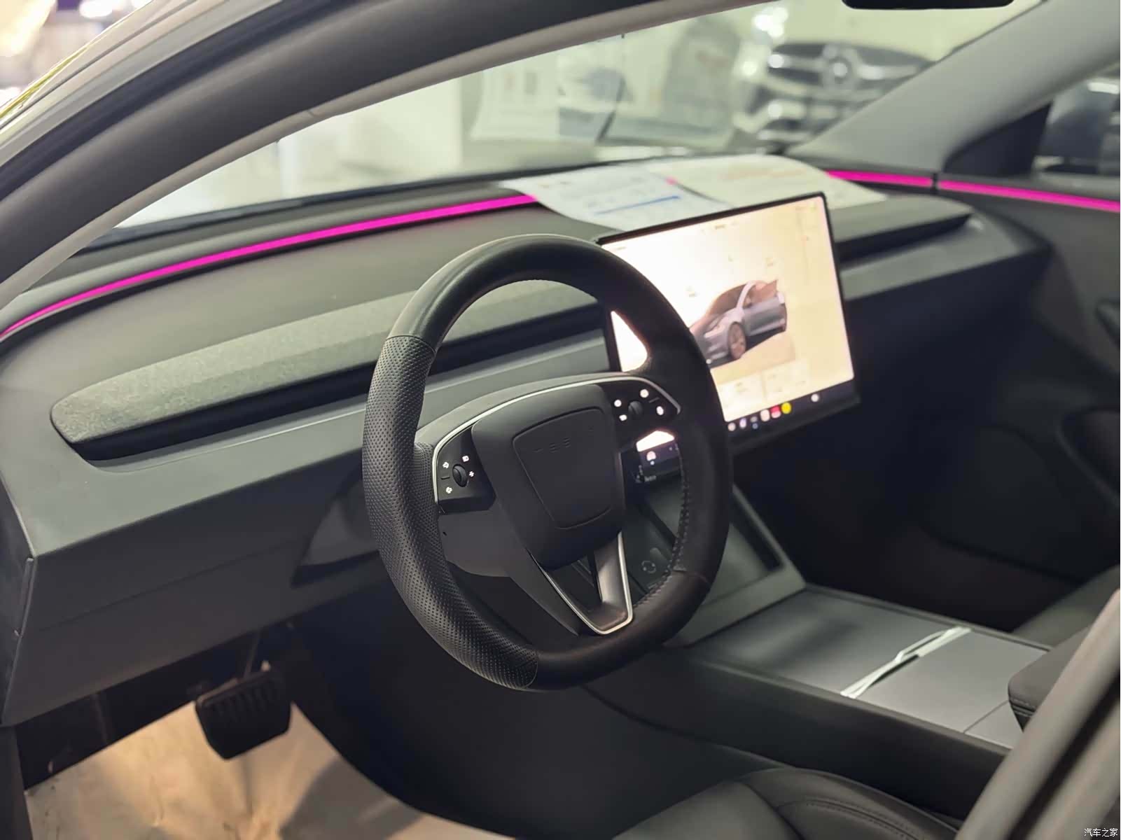 Tesla Model 3, 2025 4