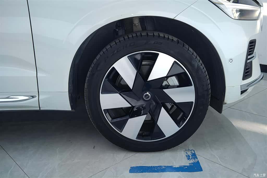 Volvo XC60, 2024 6