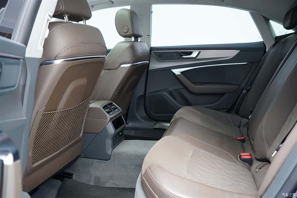 Audi A7L, 2023 30