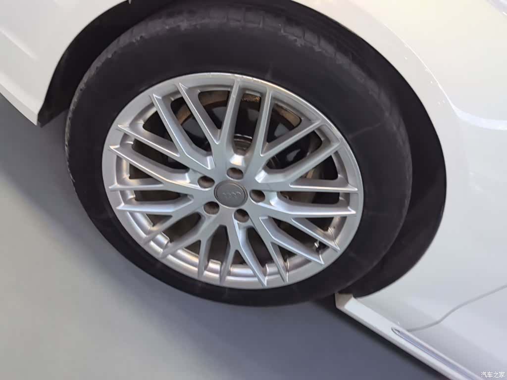 Audi A6L, 2016 23