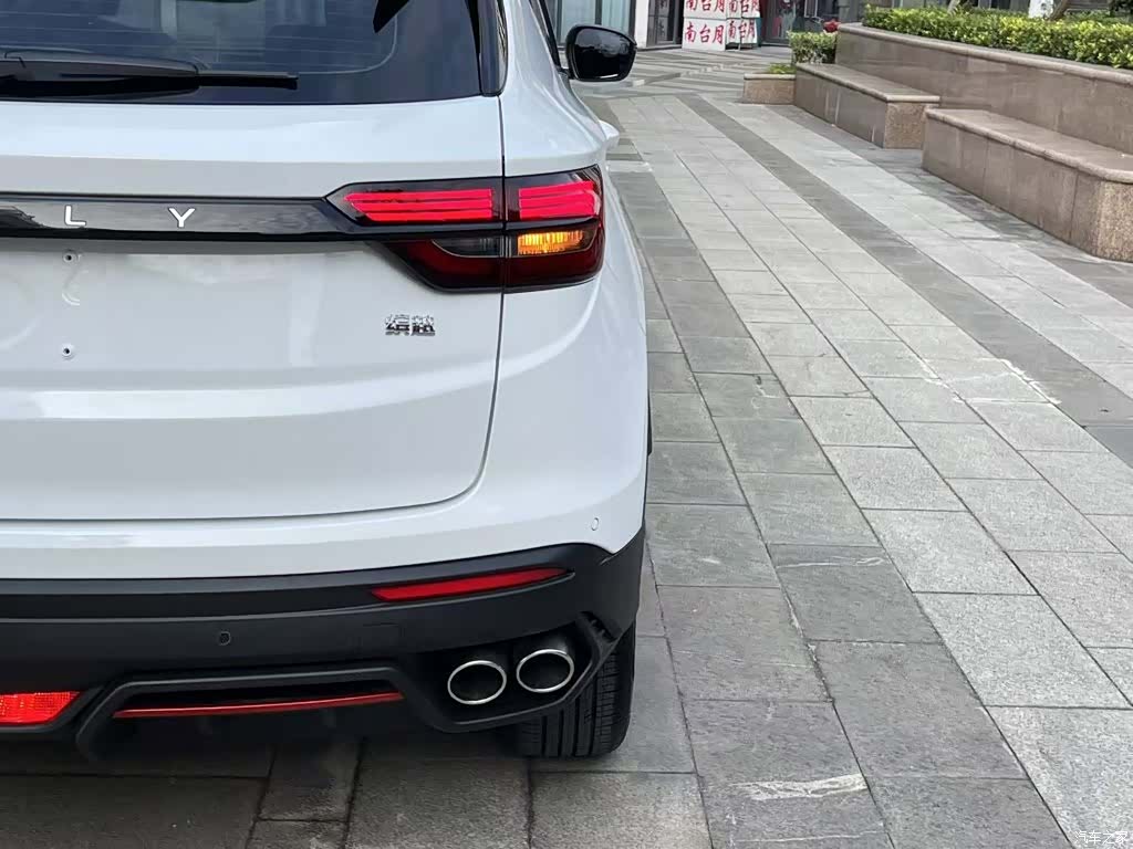 Geely Coolray, 2021 8