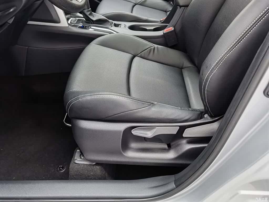 Toyota Frontlander, 2023 20