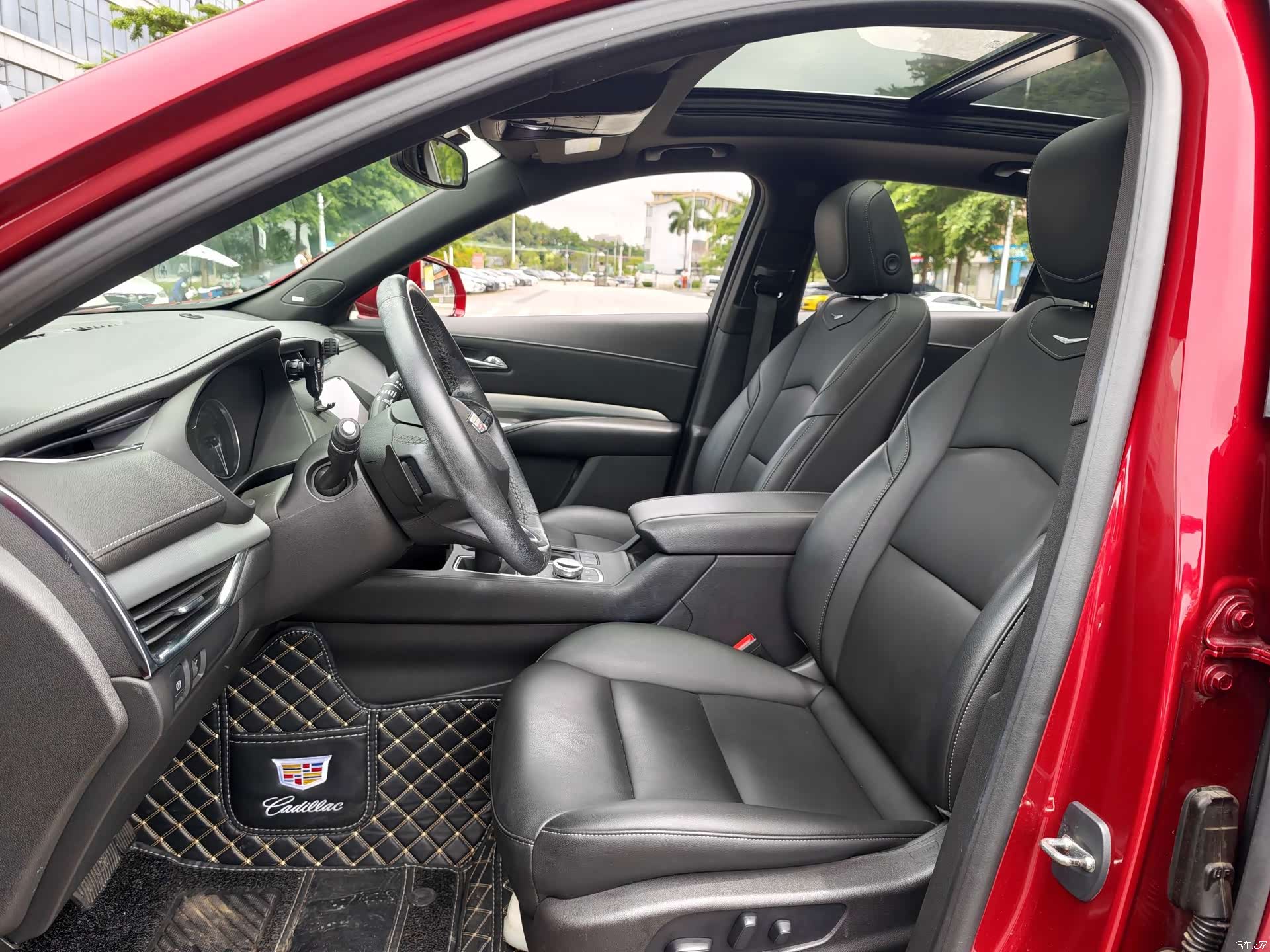 Cadillac XT4, 2021 все фото