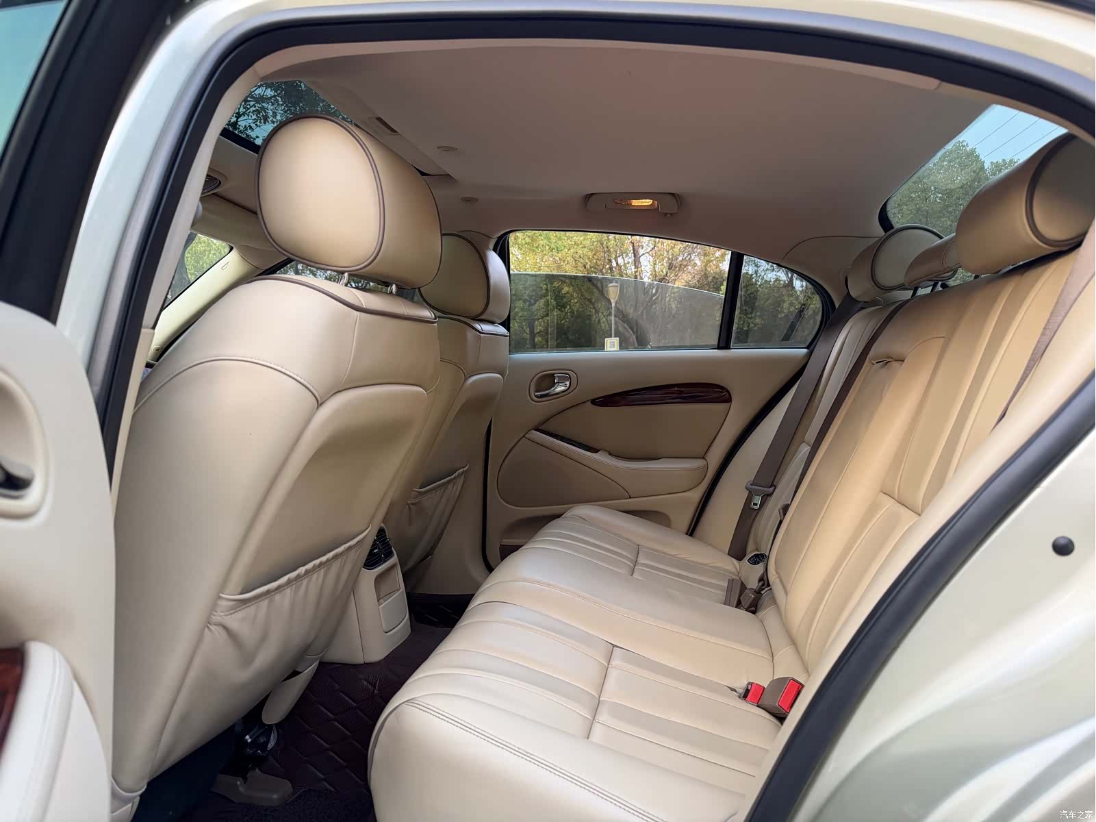 Jaguar S-TYPE, 2007 12