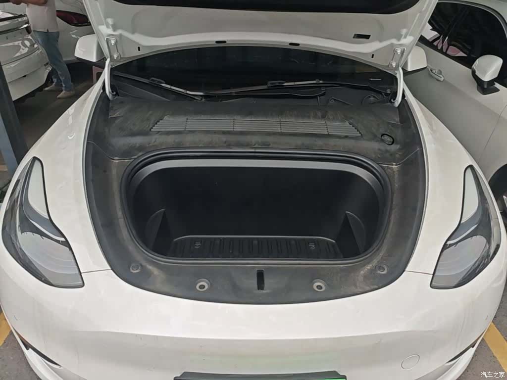 Tesla Model Y, 2023 20
