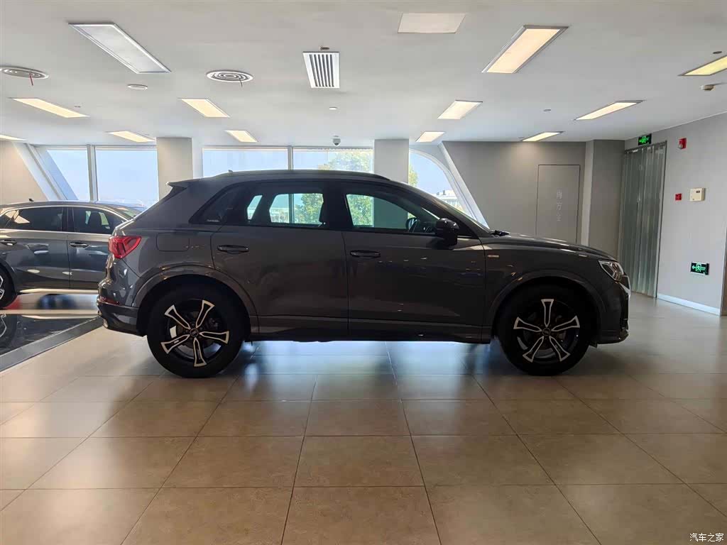 Audi Q3, 2021 3