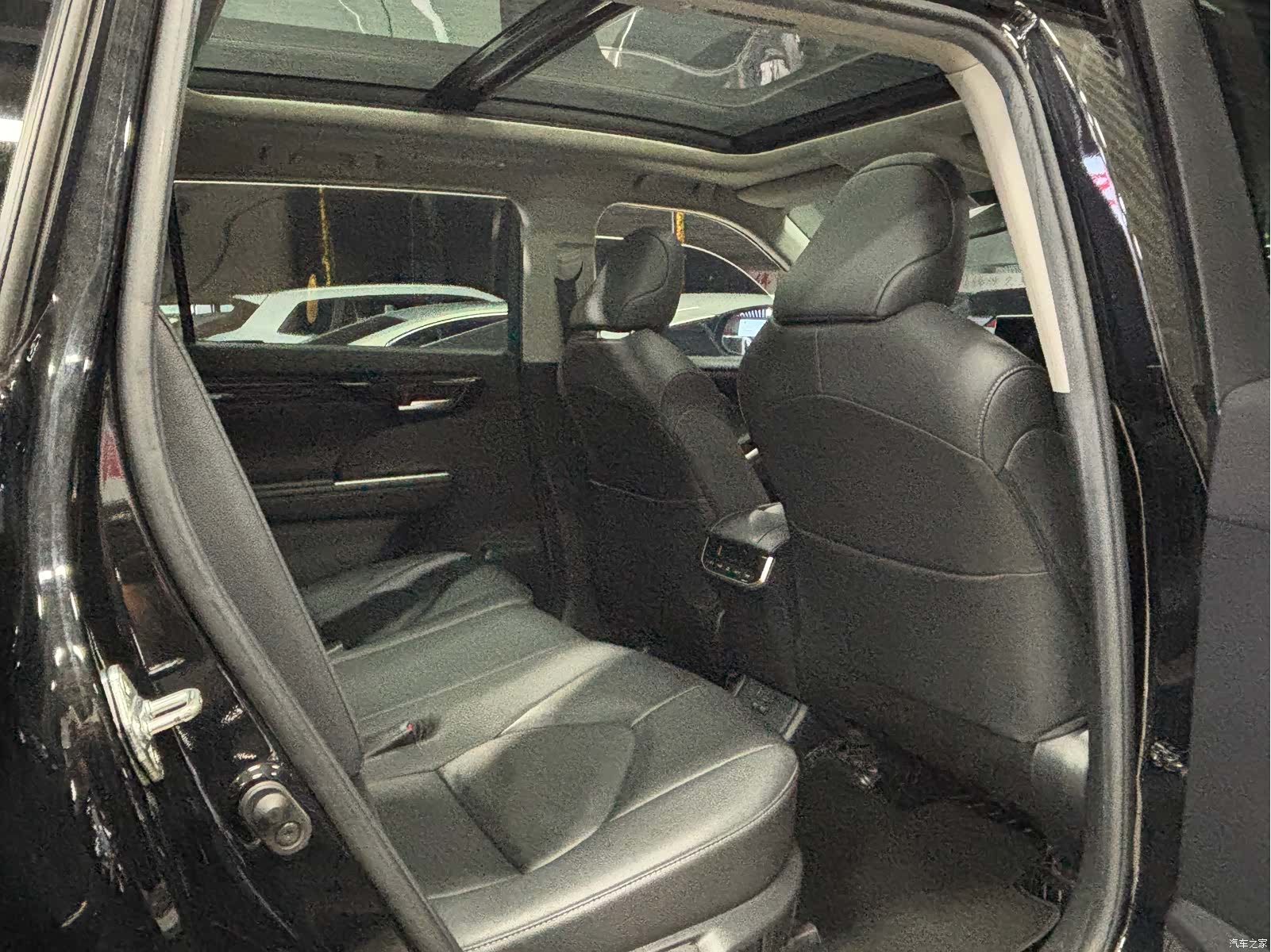 Toyota Highlander, 2023 все фото