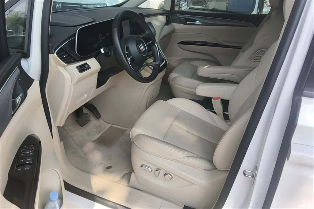 Buick GL8, 2025 9