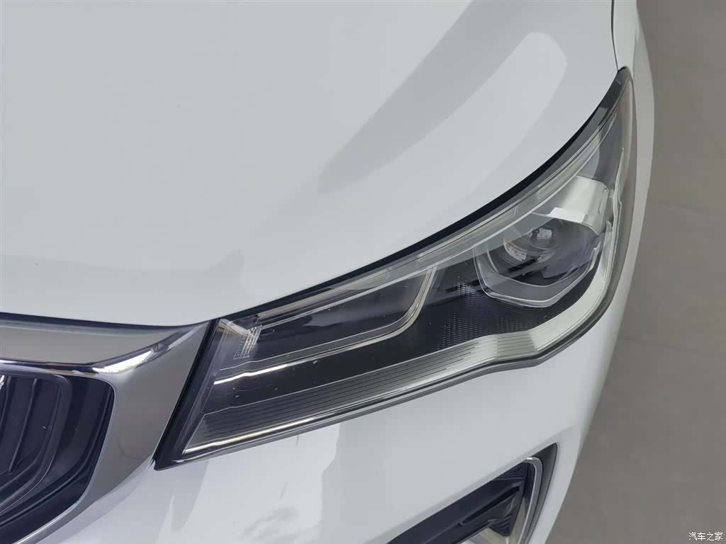 Geely Emgrand, 2022 7