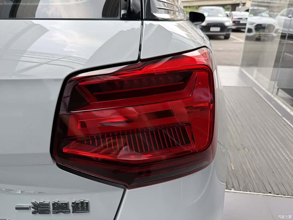 Audi e-tron, 2020 13