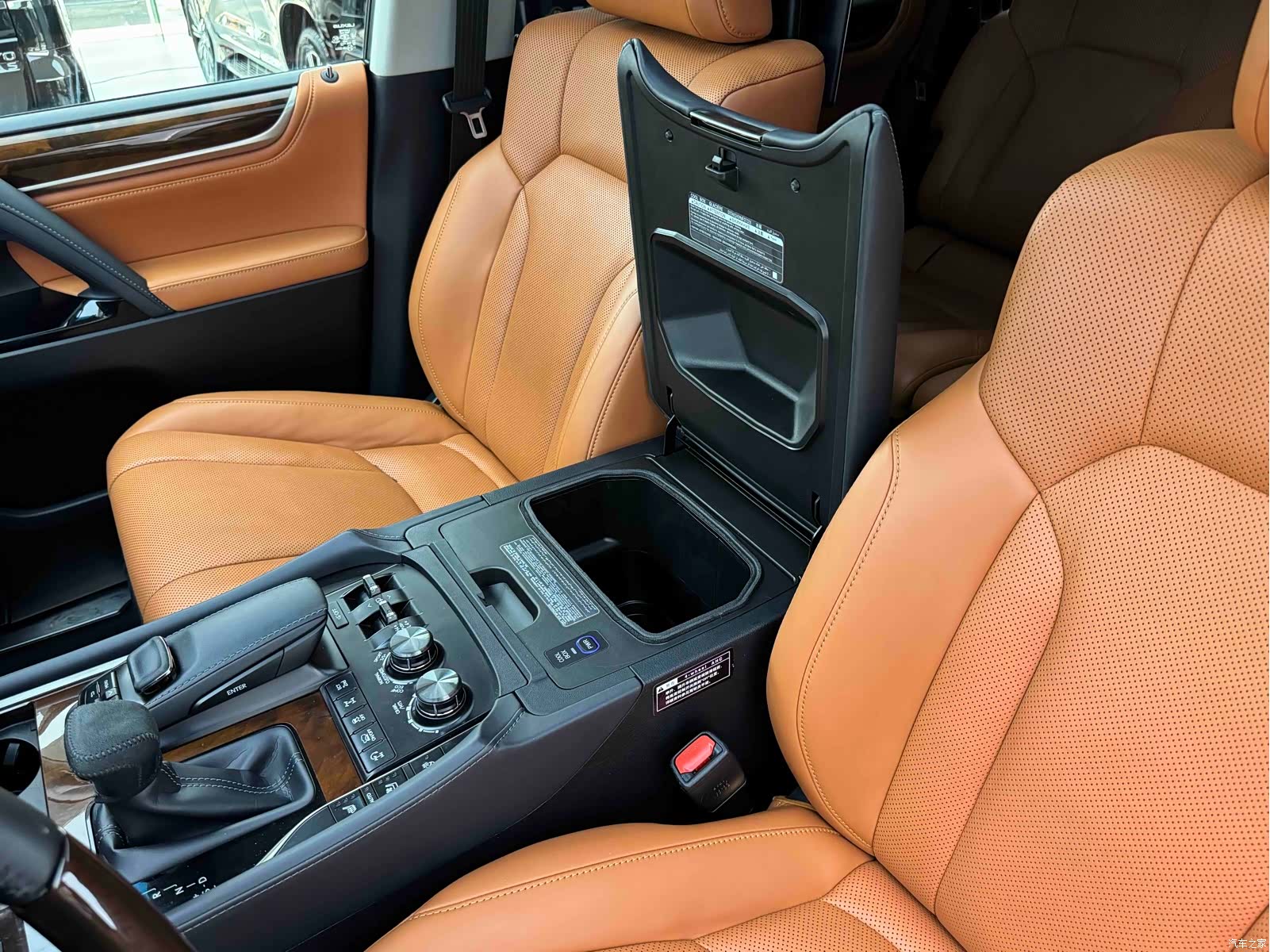 Lexus LX, 2019 9