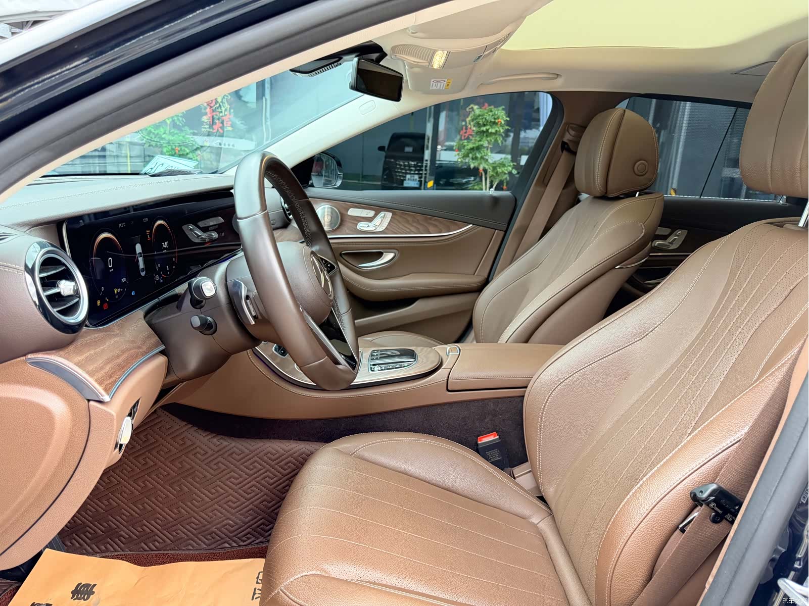 Mercedes-Benz E-Class, 2023 10