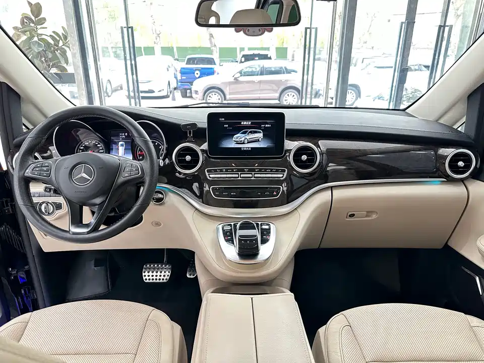 Mercedes-Benz V-class