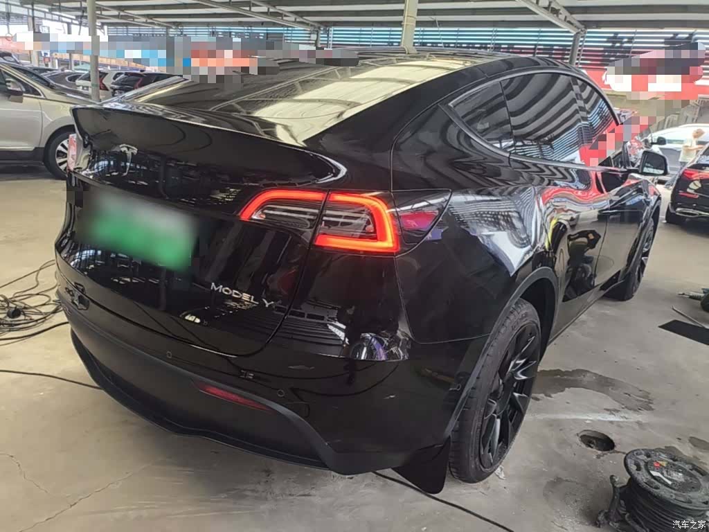 Tesla Model Y, 2023 7