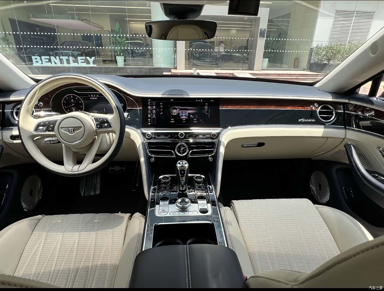 Bentley Flying Spur, 2024 2