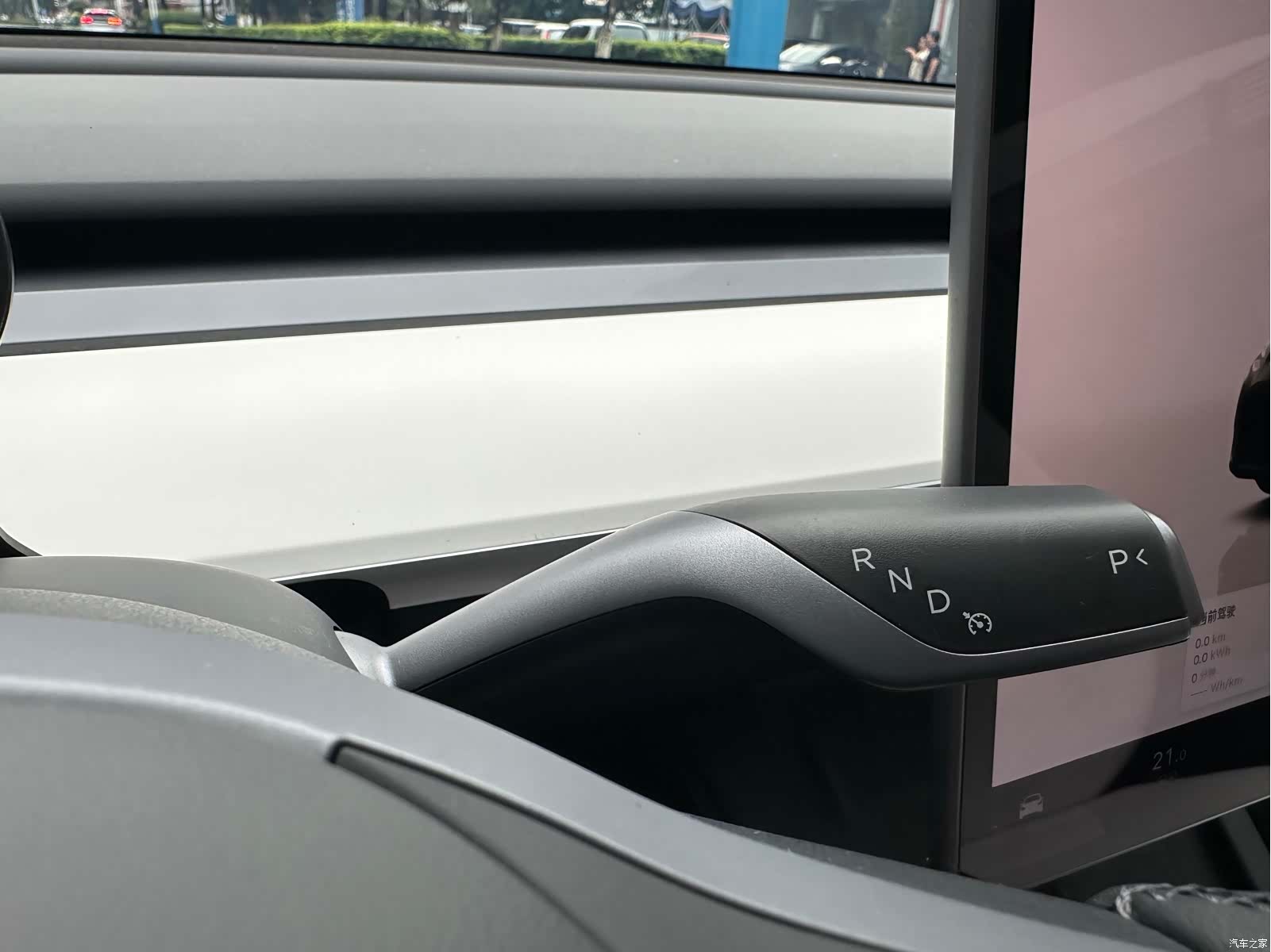 Tesla Model Y, 2023 все фото