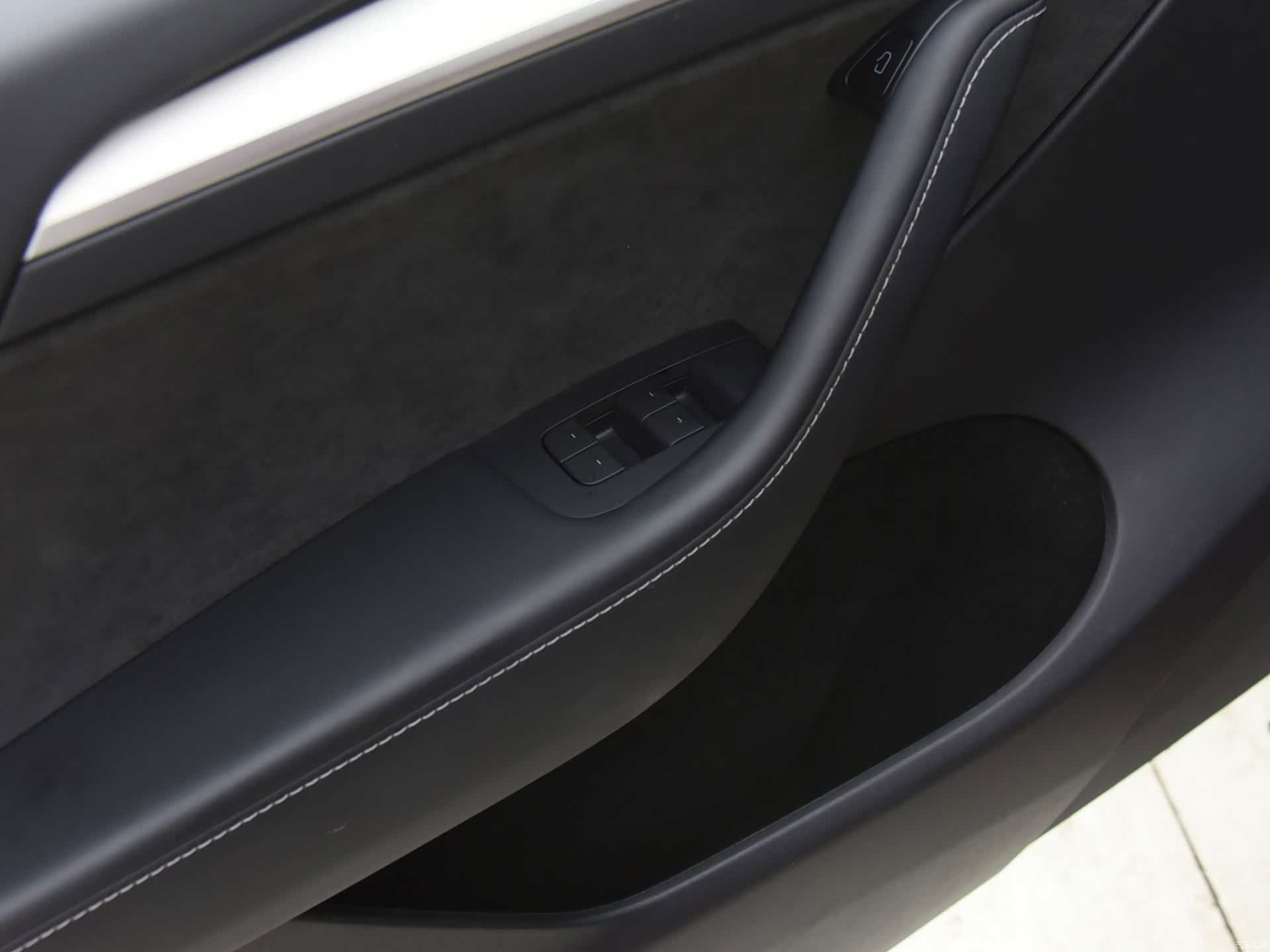 Tesla Model Y, 2023 13