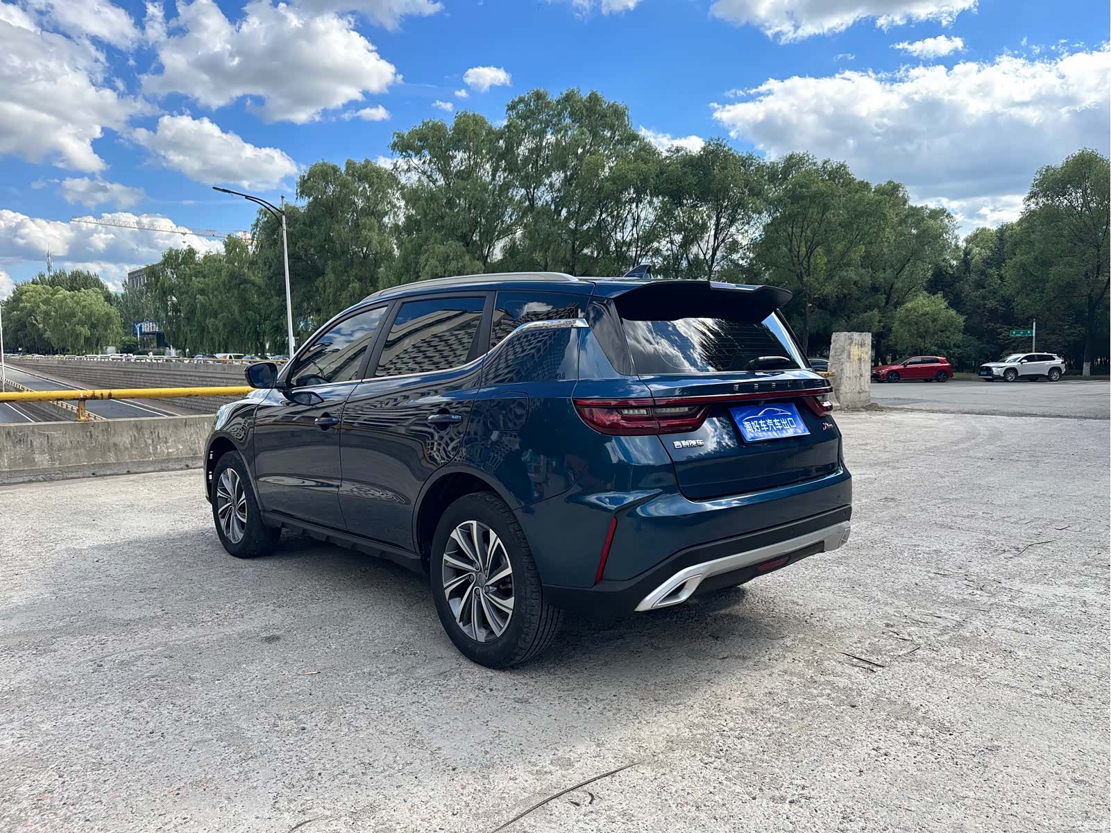 Geely X6, 2022 8