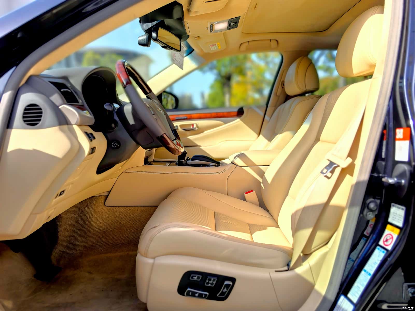 Lexus LS, 2015 все фото