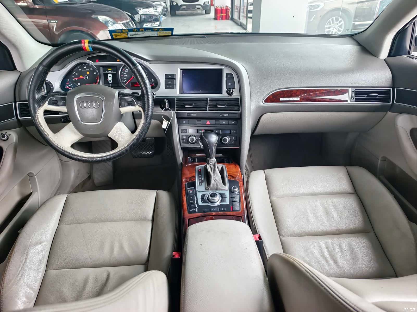 Audi A6L, 2011 10