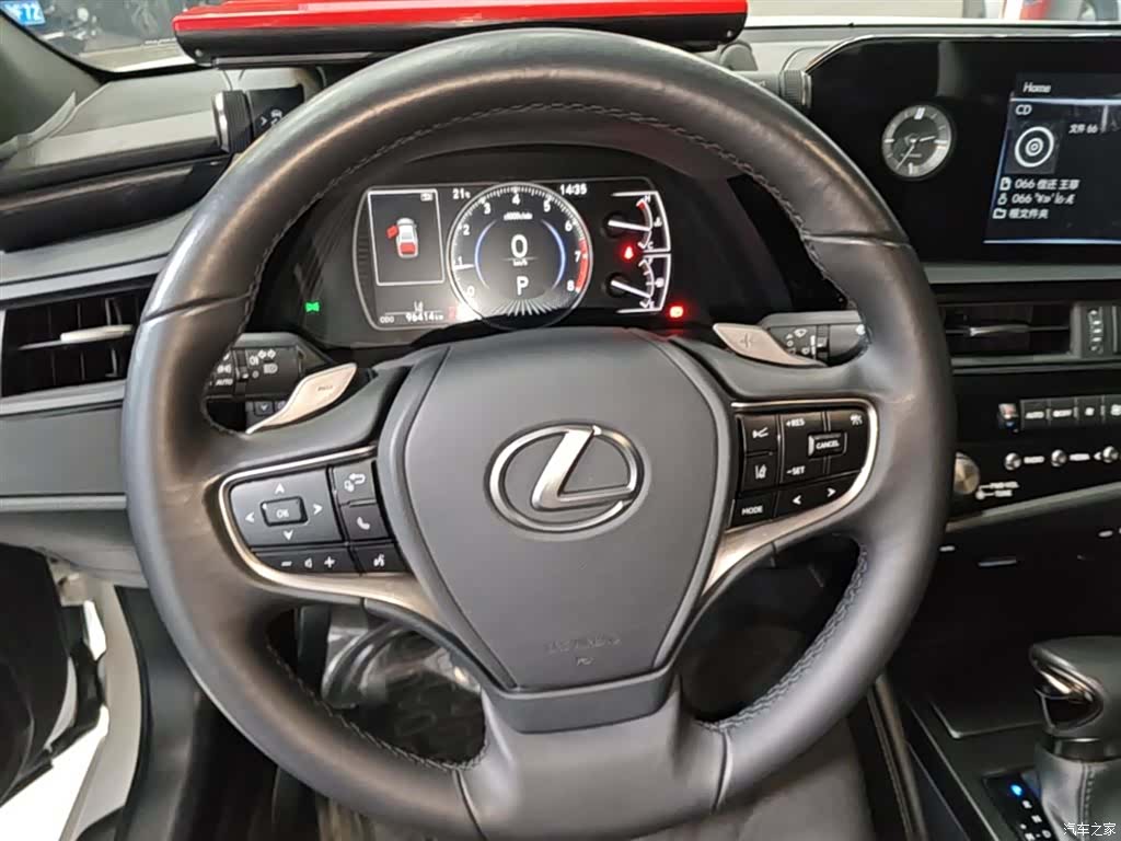 Lexus ES, 2022 11