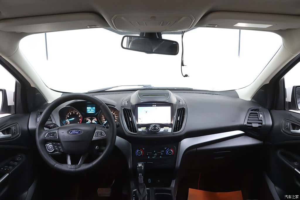 Ford Kuga, 2017 23